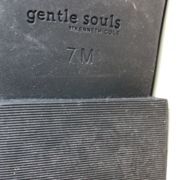 Gentle Souls by Kenneth Cole Brown - Picture 7 of 16